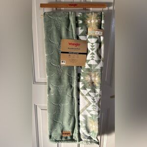 50 x 70  Wrangler Southwest Style Reversible Lush Throw Blanket
